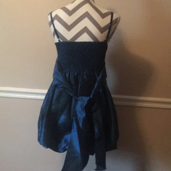 Nice dress!! Like new!! - Picture 2 of 2